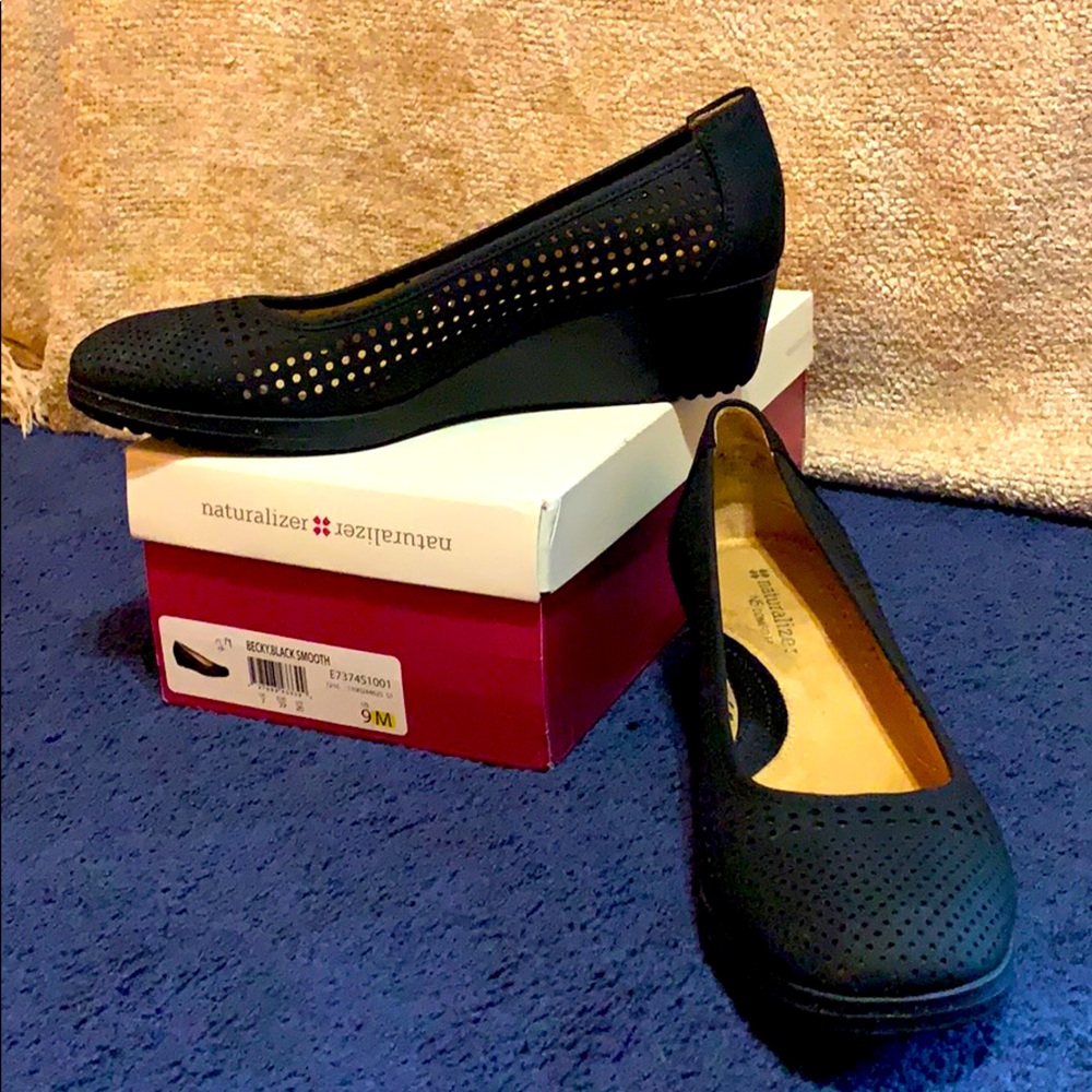 Naturalizer Becky, Black wedge comfort shoes